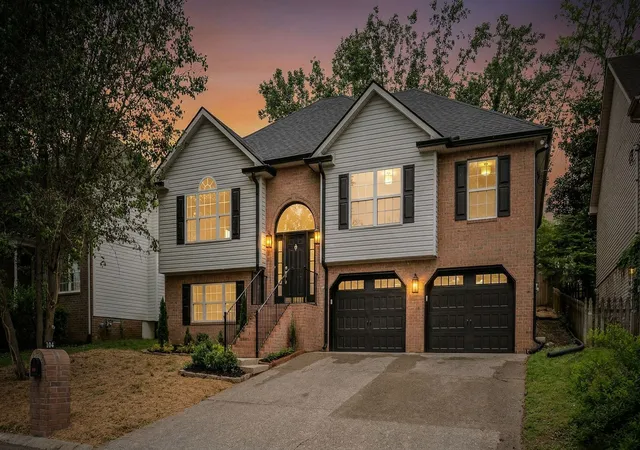 1st image of 104 Edgewater Pl, Hendersonville, TN 37075 | MLS# 3138884