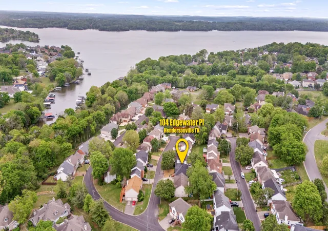 Photo 2 of Single family home for sale at 104 Edgewater Pl, Hendersonville, TN 37075 | MLS# 3138884 | Listing updated on 2026-10-01