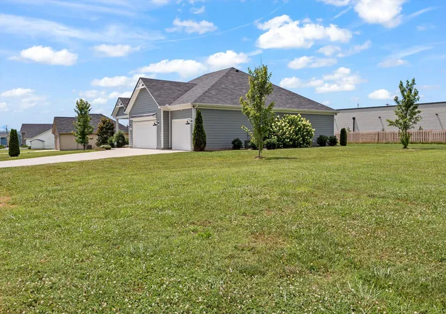 Homes for sale in Decherd, TN | 26 Mimosa Dr, Decherd, TN 37324 | MLS# 3138531