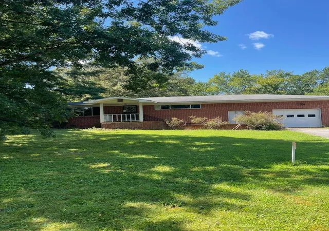 Homes for sale in Chattanooga, TN | 9543 E Brainerd Road, Chattanooga, TN 37421 | MLS# 3268530