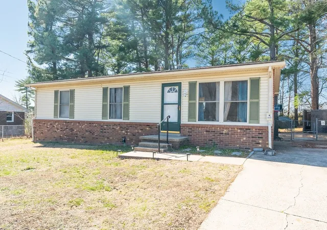Homes for sale in Hopkinsville, KY | 621 Evergreen Park Dr, Hopkinsville, KY 42240 | MLS# 3138734