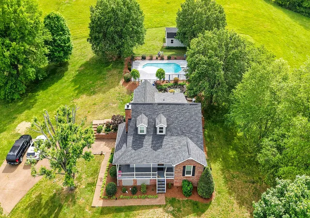 Homes for sale in Greenbrier, TN | 3146 Old Greenbrier Pike, Greenbrier, TN 37073 | MLS# 3139635