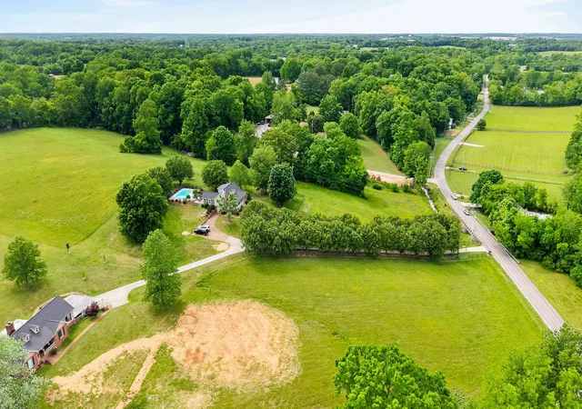 Homes for sale in Greenbrier, TN | 3146 Old Greenbrier Pike, Greenbrier, TN 37073 | MLS# 3139635
