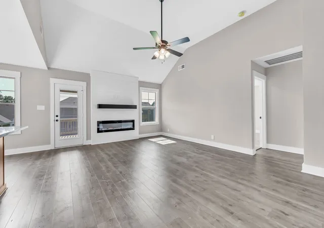 Photo 3 of Single family home for sale at 357 Cardinal Crk, Clarksville, TN 37040 | MLS# 3147322 | Listing updated on 2026-09-04
