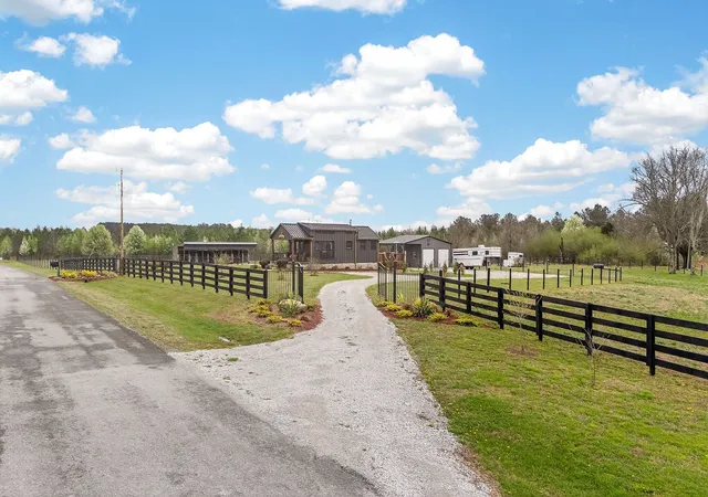Homes for sale in Belvidere, TN | 1765 Sugartree Springs Rd, Belvidere, TN 37306 | MLS# 3147479