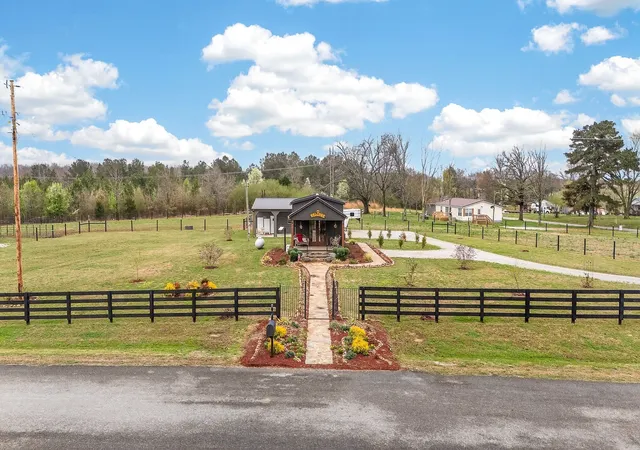 Homes for sale in Belvidere, TN | 1765 Sugartree Springs Rd, Belvidere, TN 37306 | MLS# 3147479
