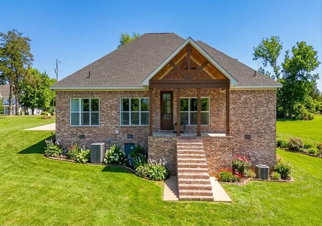Photo 2 of Single family home for sale at 245 Fullen Ln, Savannah, TN 38372 | MLS# 3139634 | Listing updated on 2026-10-07