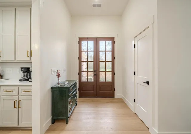 Photo 3 of Single family home for sale at 245 Fullen Ln, Savannah, TN 38372 | MLS# 3139634 | Listing updated on 2026-10-07