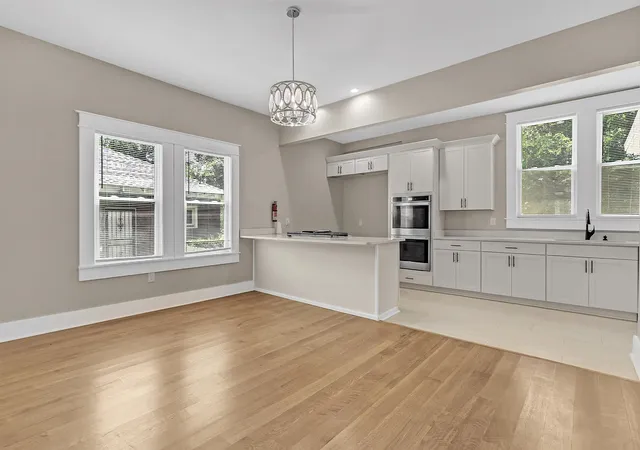 Photo 4 of Single family home for sale at 59 N Willett St, Memphis, TN 38104 | MLS# 3153308 | Listing updated on 2026-04-16