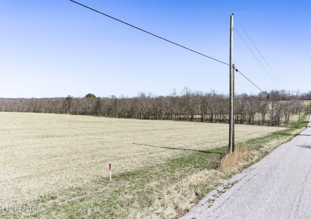 2nd image of 8 Nicholson Dr, Crossville, TN 38572 | MLS# 3139764
