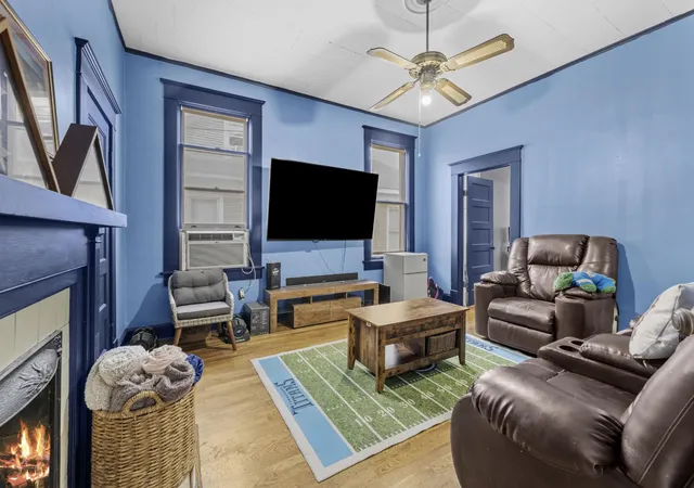 Photo 3 of Single family home for sale at 1995 Court Ave, Memphis, TN 38104 | MLS# 3163435 | Listing updated on 2026-07-28