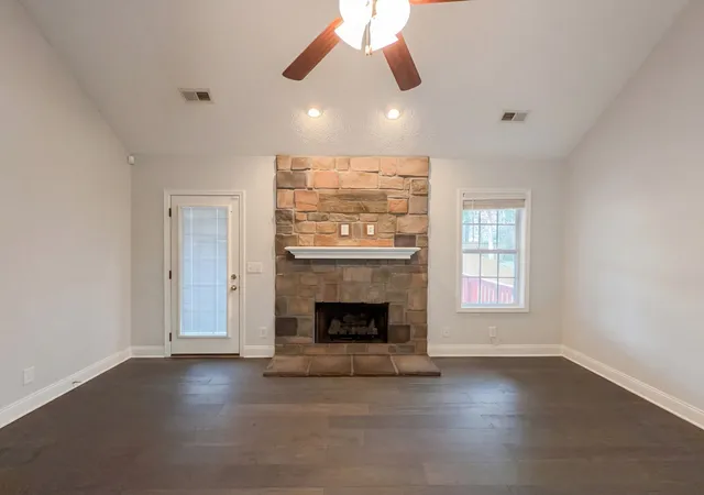Photo 3 of Sale Pending at 432 Leslie Wood Dr, Clarksville, TN 37040 | MLS# 3143247 | Listing updated on 2026-08-13