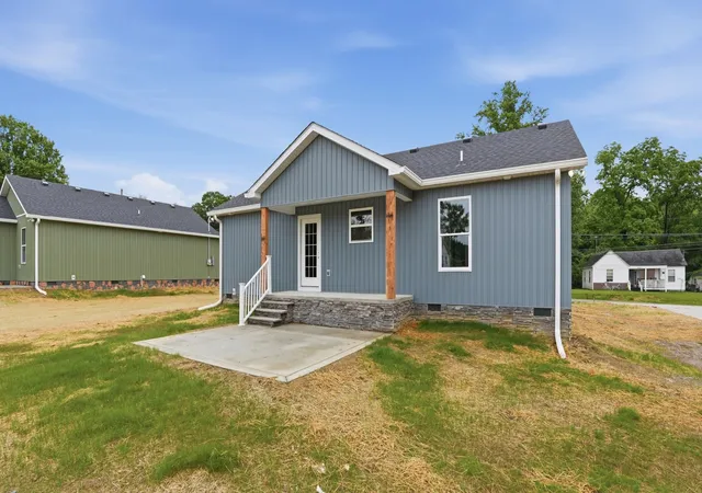 Homes for sale in Tullahoma, TN | 2315 E Lincoln St, Tullahoma, TN 37388 | MLS# 3148605