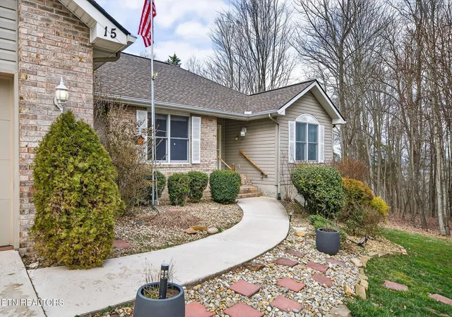 Photo 2 of Single family home for sale at 15 Ridge Crst Cir, Crossville, TN 38558 | MLS# 3246730 | Listing updated on 2026-08-27