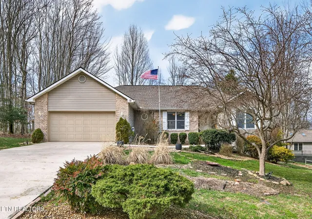 Photo 1 of Single family home for sale at 15 Ridge Crst Cir, Crossville, TN 38558 | MLS# 3246730 | Listing updated on 2026-08-27
