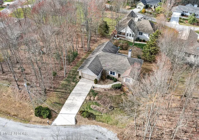 Photo 3 of Single family home for sale at 15 Ridge Crst Cir, Crossville, TN 38558 | MLS# 3246730 | Listing updated on 2026-08-27