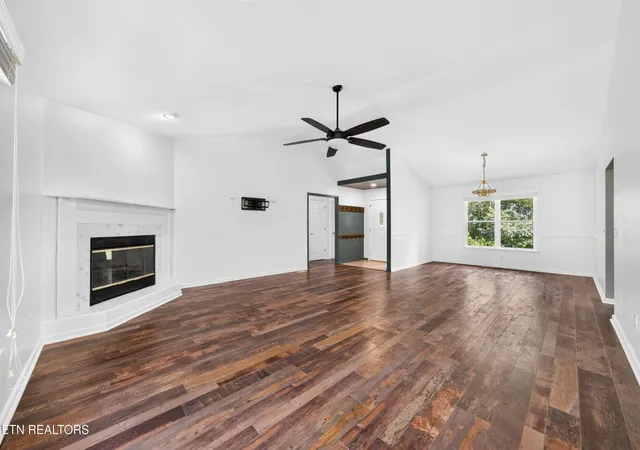 Photo 3 of Single family home for sale at 15 Ridge Crst Cir, Crossville, TN 38558 | MLS# 3246730 | Listing updated on 2026-08-27