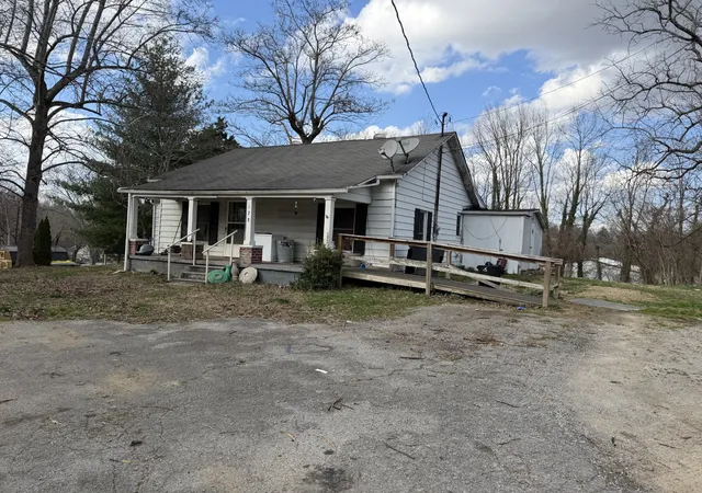 Photo 3 of Single family home for sale at 128 W Shellsford Rd, Mc Minnville, TN 37110 | MLS# 3145523 | Listing updated on 2026-08-21