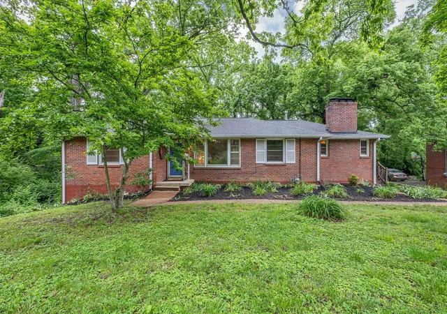 Photo 2 of Single family home for sale at 1008 Downey Dr, Nashville, TN 37205 | MLS# 3152627 | Listing updated on 2026-09-12
