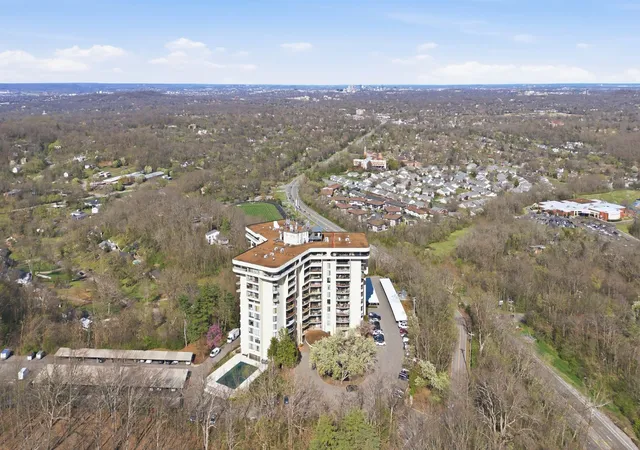 2nd image of 6666 Brookmont Ter #707, Nashville, TN 37205 | MLS# 3149856