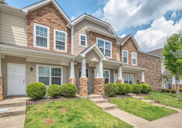 Photo 3 of Townhouse for sale at 127 Cobblestone Pl Dr, Goodlettsville, TN 37072 | MLS# 3152732 | Listing updated on 2026-09-16