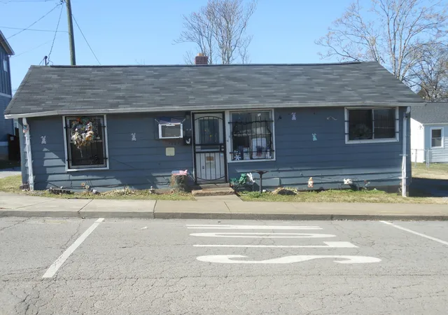 Photo 3 of Sale Pending at 2103 Osage St, Nashville, TN 37208 | MLS# 3182630 | Listing updated on 2026-09-04