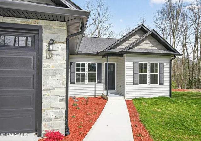 image of 523 Ferry Bend Tr, Crossville, TN 38571 | MLS# 3145565