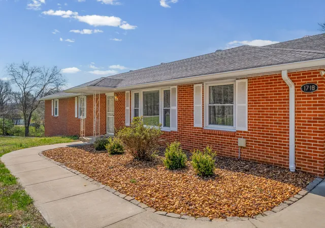 1st image of 1718 Seven Mile Ferry Rd, Clarksville, TN 37040 | MLS# 3159192