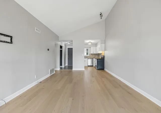 Photo 3 of Condo for sale at 1900 Richard Jones Rd #M4, Nashville, TN 37215 | MLS# 3147258 | Listing updated on 2026-09-04