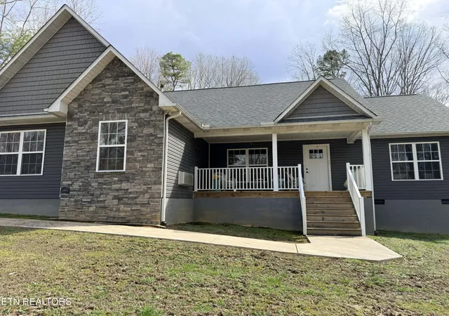 Homes for sale in Jamestown, TN | 1063 Circle Dr, Jamestown, TN 38556 | MLS# 3146522