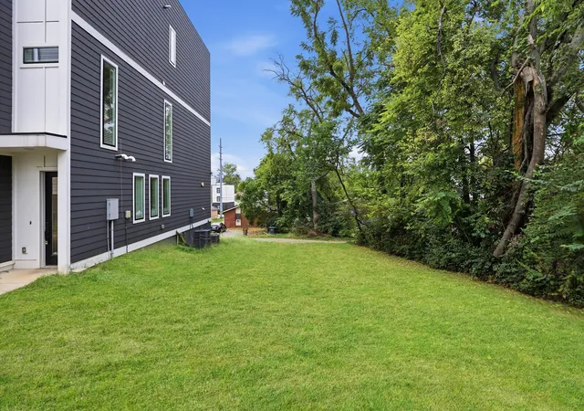 Photo 4 of Single family home for sale at 1813b Hermosa St, Nashville, TN 37208 | MLS# 3150078 | Listing updated on 2026-10-23