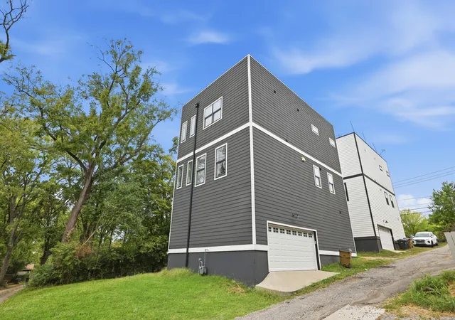 Photo 3 of Single family home for sale at 1813b Hermosa St, Nashville, TN 37208 | MLS# 3150078 | Listing updated on 2026-10-23