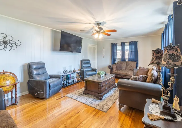 Photo 3 of Sale Pending at 614 Elizabeth St, Athens, TN 37303 | MLS# 3338297 | Listing updated on 2026-08-30