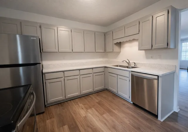 Photo 2 of Townhouse for sale at 213 Oak Grv Dr, Nashville, TN 37217 | MLS# 3158549 | Listing updated on 2026-04-22