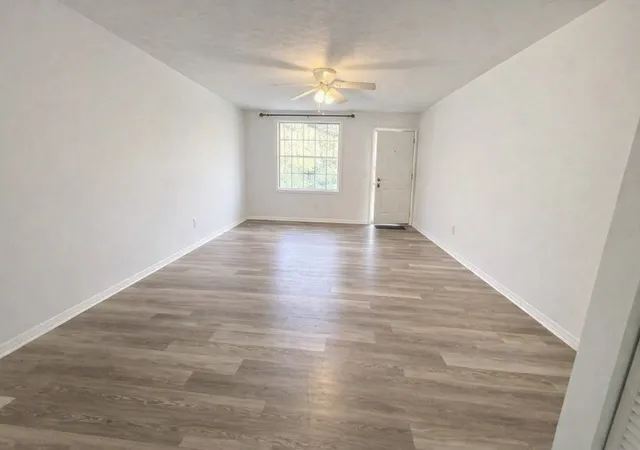 Photo 3 of Townhouse for sale at 213 Oak Grv Dr, Nashville, TN 37217 | MLS# 3158549 | Listing updated on 2026-04-22
