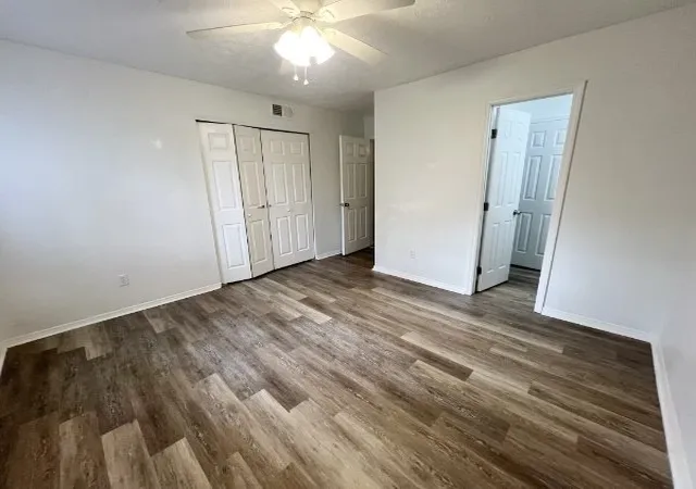 Photo 4 of Townhouse for sale at 213 Oak Grv Dr, Nashville, TN 37217 | MLS# 3158549 | Listing updated on 2026-04-22