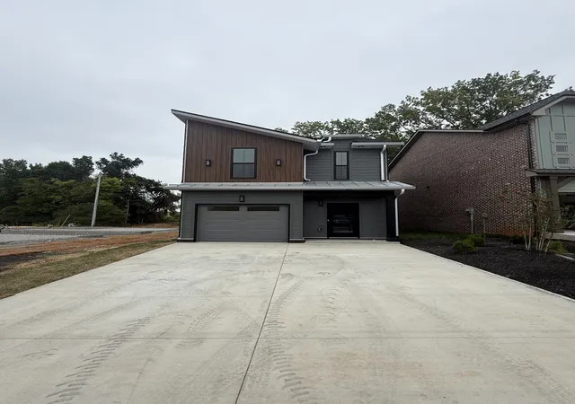 Single family home for sale at 57 Holland Park W, Clarksville, TN 37043 | MLS# 3146637