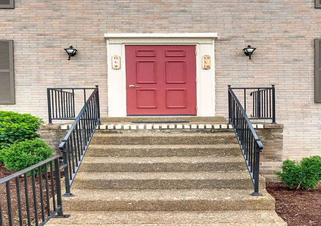 5th image of 1011 Murfreesboro Rd, Franklin, TN 37064