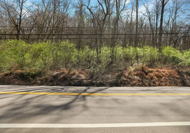 3rd image of 7112 River Road Pike, Nashville, TN 37209 | MLS# 3149885