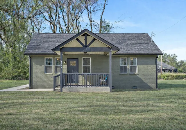 Homes for sale in Clarksville, TN | 520 Edlin St, Clarksville, TN 37043 | MLS# 3164856