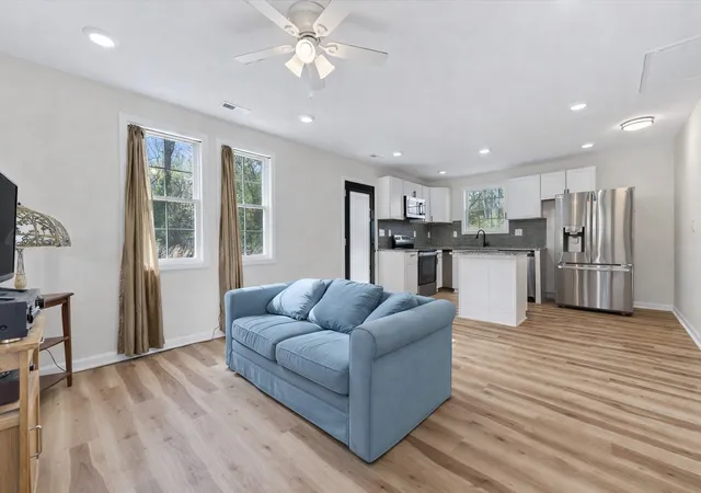 Photo 4 of Single family home for sale at 520 Edlin St, Clarksville, TN 37043 | MLS# 3164856 | Listing updated on 2026-09-04