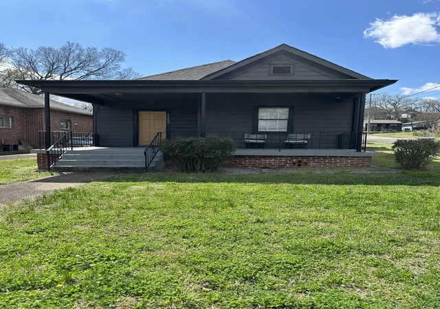 Photo 1 of Single family home for sale at 2000 East 5th St, Chattanooga, TN 37404 | MLS# 3298222 | Listing updated on 2026-08-06