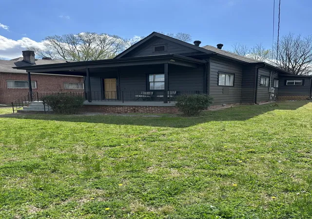 Photo 2 of Single family home for sale at 2000 East 5th St, Chattanooga, TN 37404 | MLS# 3298222 | Listing updated on 2026-08-06
