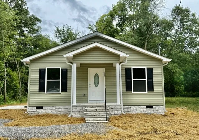 Homes for sale in Tullahoma, TN | 604 Decherd St E, Tullahoma, TN 37388 | MLS# 3147548