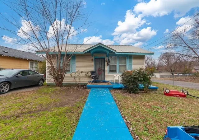 2nd image of 203 S Fairgrounds St, Jackson, TN 38301
