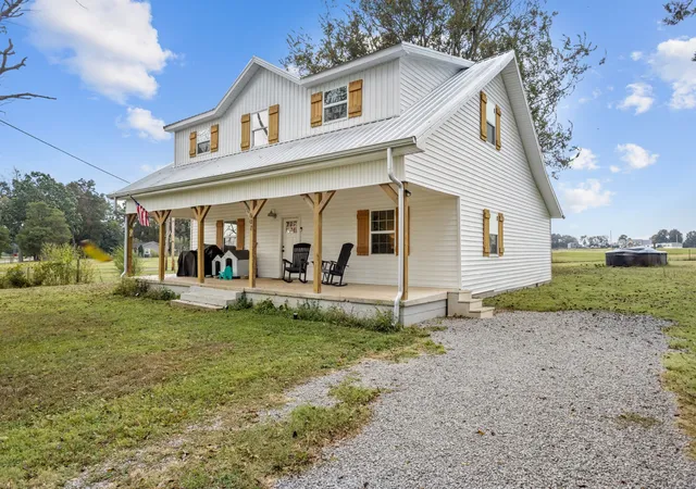 Homes for sale in Unionville, TN | 607 Old Columbia Rd, Unionville, TN 37180 | MLS# 3147703