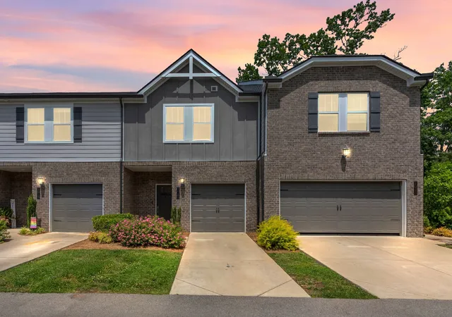Photo 2 of Townhouse for sale at 1021 Mckee Ct, Columbia, TN 38401 | MLS# 3147326 | Listing updated on 2026-06-03