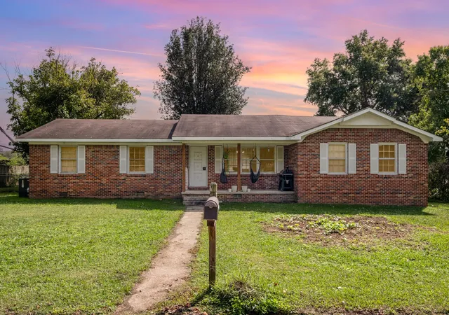 Homes for sale in Fayetteville, TN | 125 Morton Dr, Fayetteville, TN 37334 | MLS# 3147399