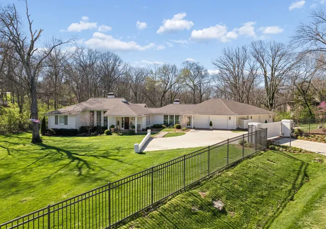 3rd image of 6010 Hickory Valley Rd, Nashville, TN 37205 | MLS# 3155212