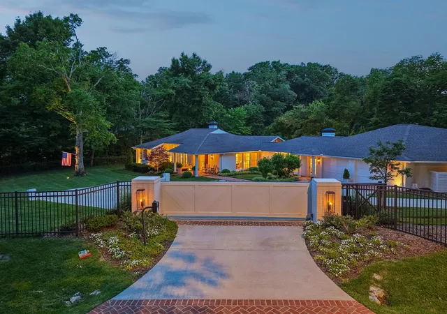 2nd image of 6010 Hickory Valley Rd, Nashville, TN 37205 | MLS# 3155212